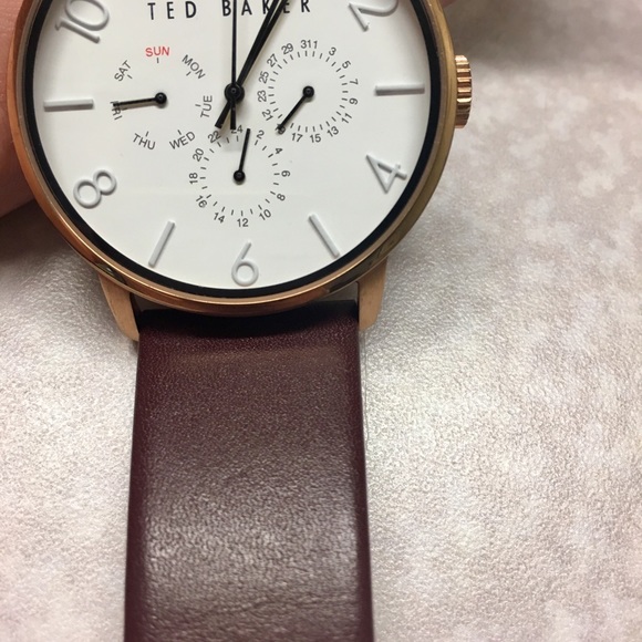 FREE w PURCHASE OF 2 items Ted Baker Leather Watch - Picture 7 of 7